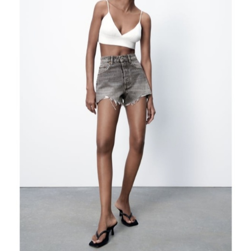 Zara gray Frayed Hi Rise denim shorts 2